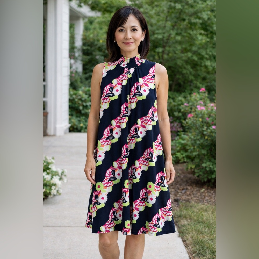 NWOT Kaari Blue Feminine Floral‎ Navy Blue Sleeveless Swing Dress, Small